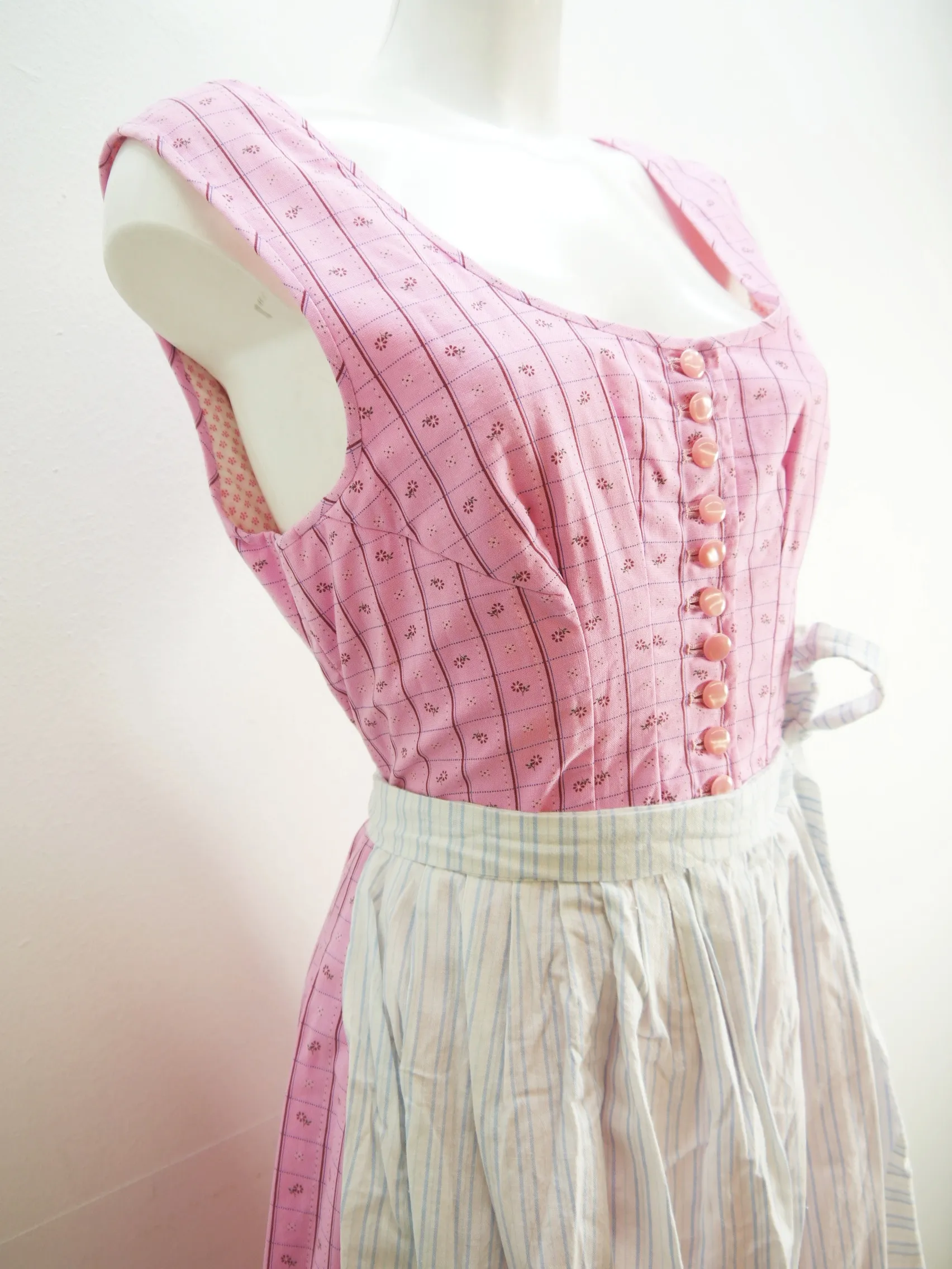 Handarbeit rosa Baumwolle phantastisches Dirndl mit Schürze Gr.42