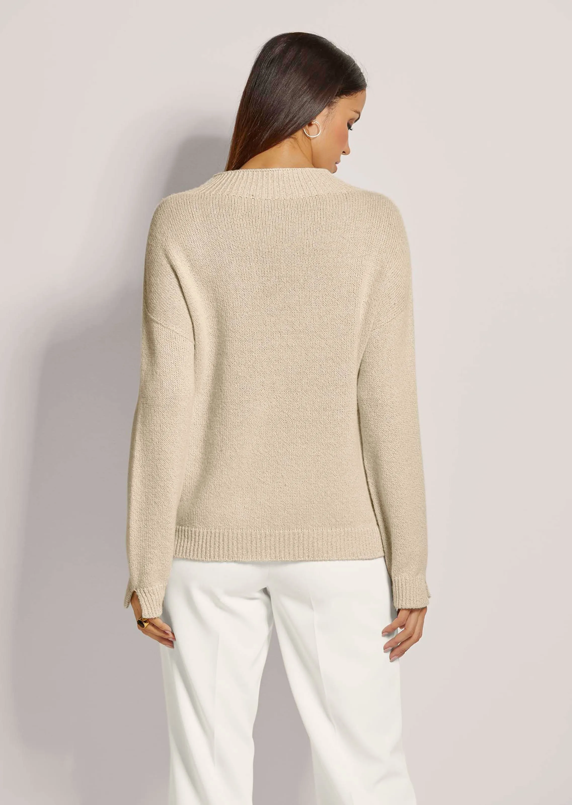 Kurzer Stehkragen-Pullover