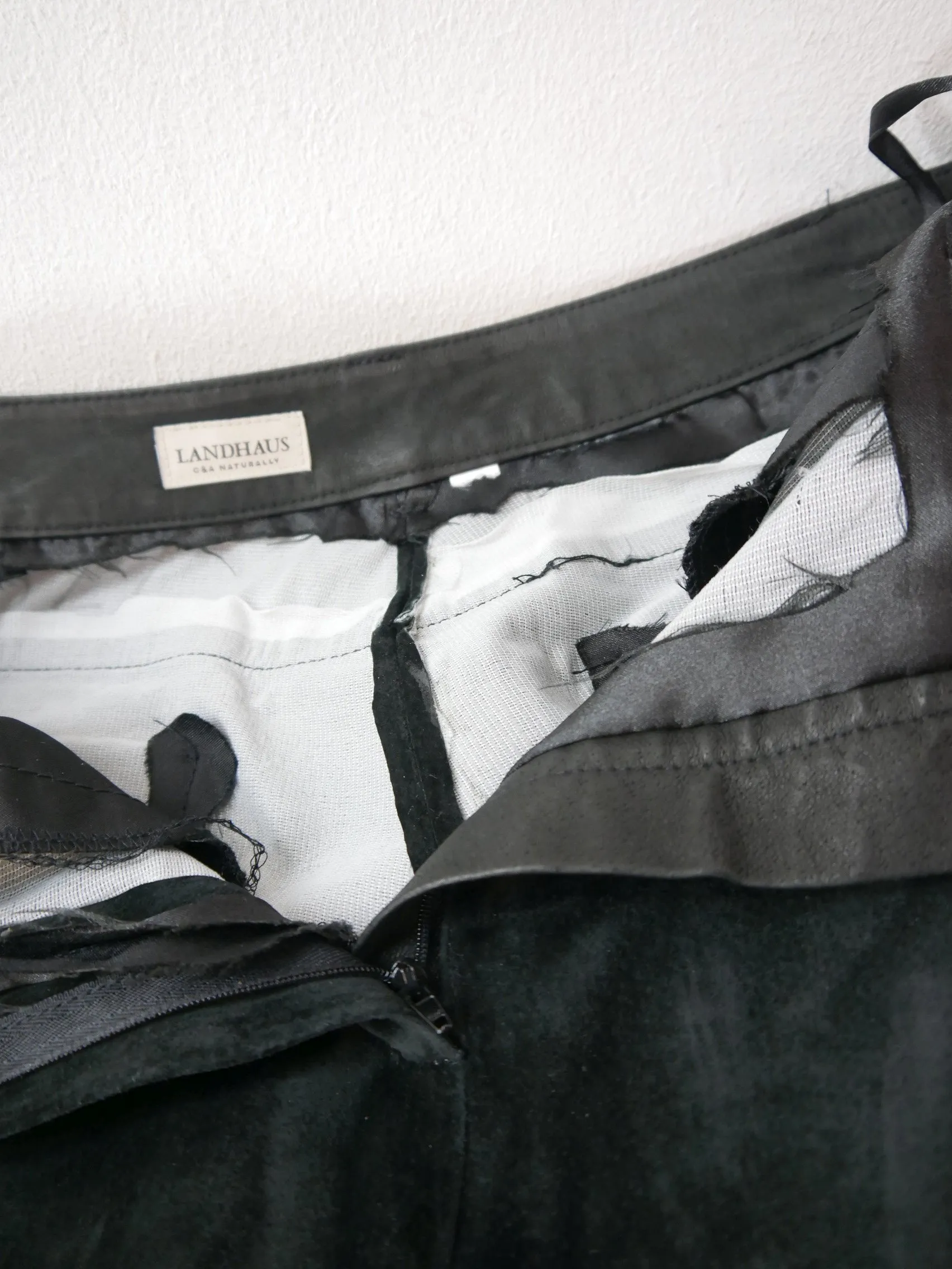 Leichte Landhaus Lederhose mit Stickerei Top Zustand Kniebund schwarz Gr.50